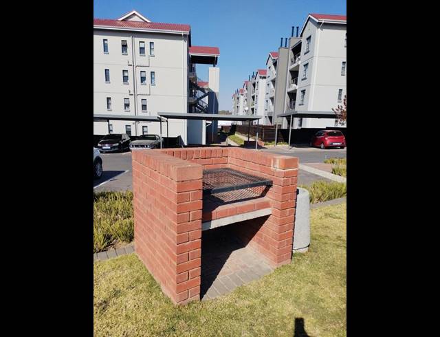 1 BEDROOM APARTMENT FOR SALE IN MODDERFONTEIN